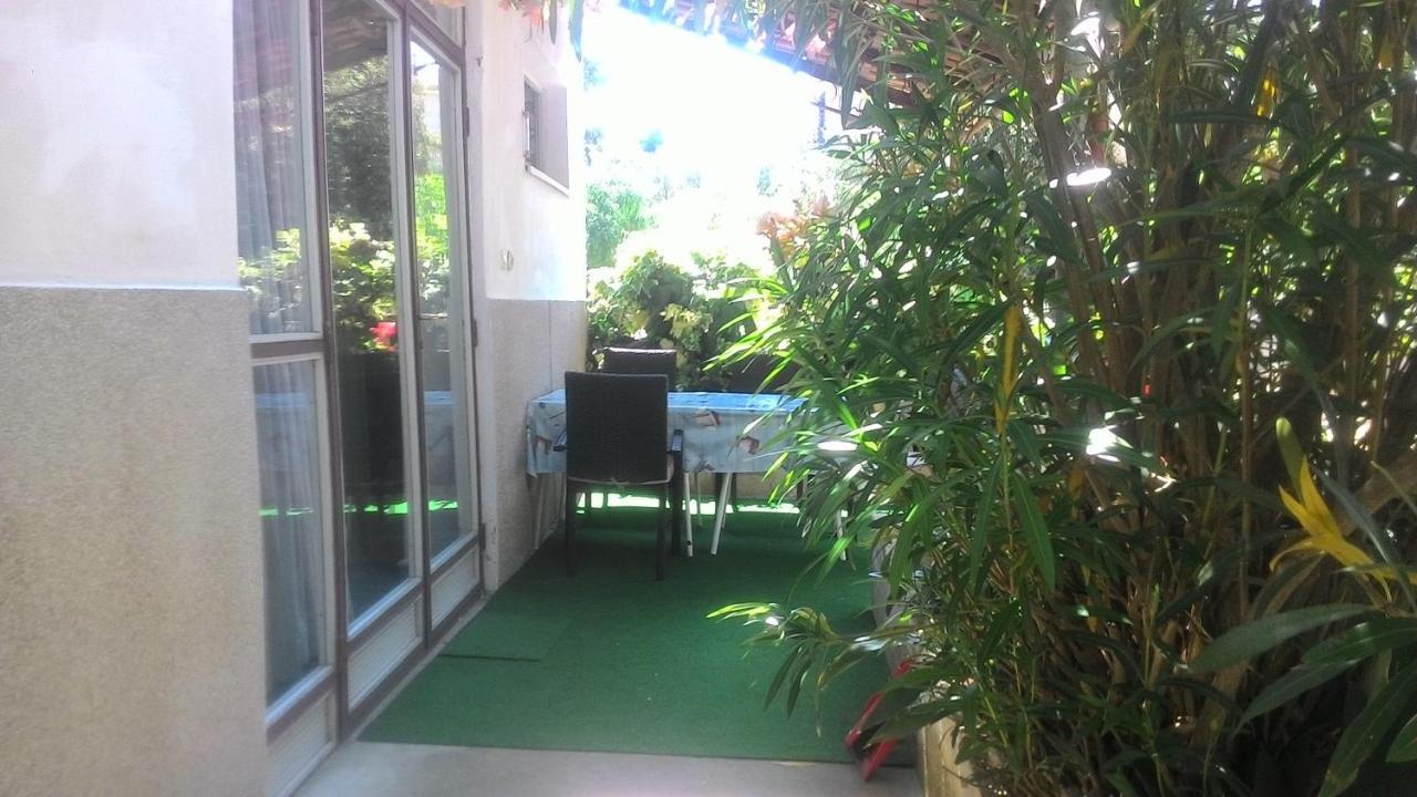 Apartments Prisnac Pakostane Exterior photo